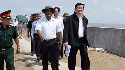 Insta Presidente vietnamita a reforzar diques del mar neurálgicos